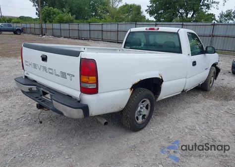 2002 Chevrolet Silverado 1500 z USA, uszkodzony, nr VIN 1GCEC14W12Z156077